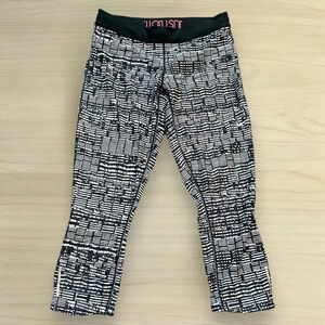 Nike Dri-Fit Women‎ Legging Black White Geometric Elastic Waist crop size large